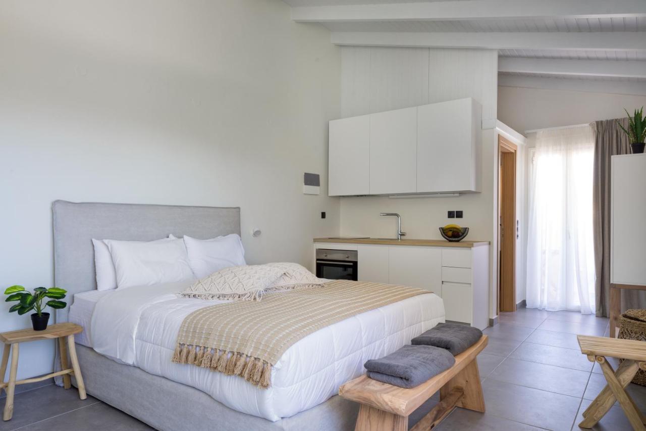 S U E N O - Studios And Apartments, With Shared Pool Като-Даратсо Экстерьер фото
